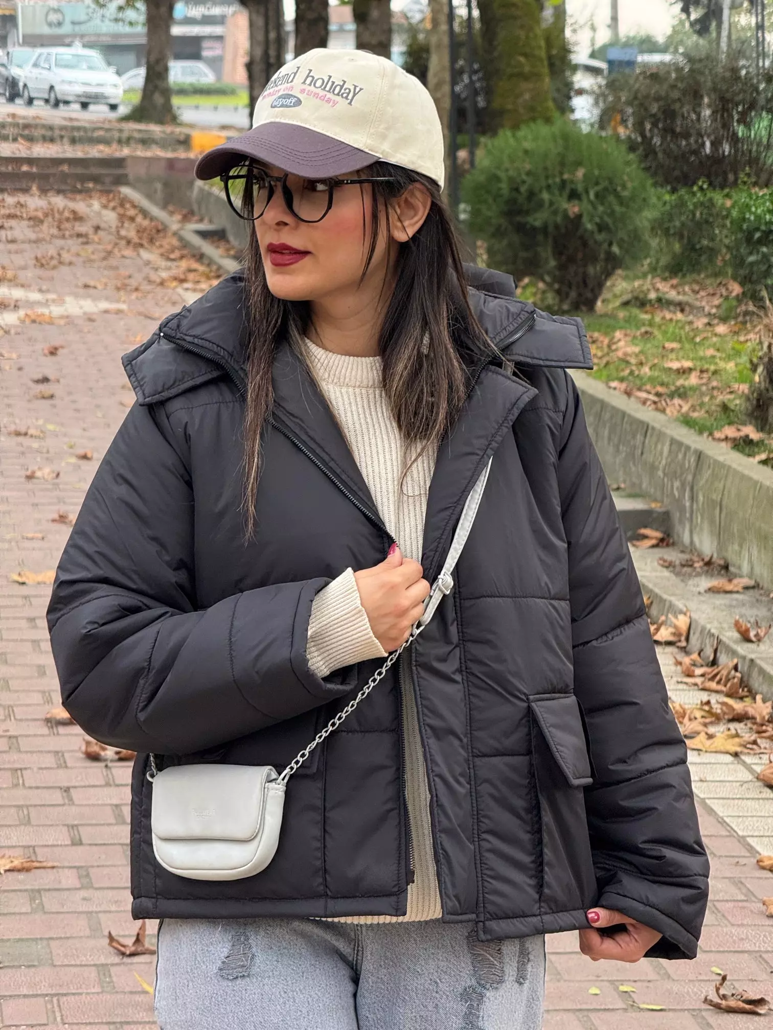 کاپشن کلاهدار کامیلا